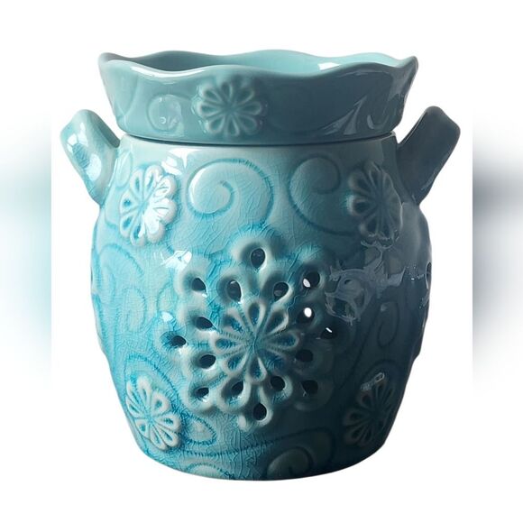 Flurry Scentsy Warmer - Picture 2 of 8